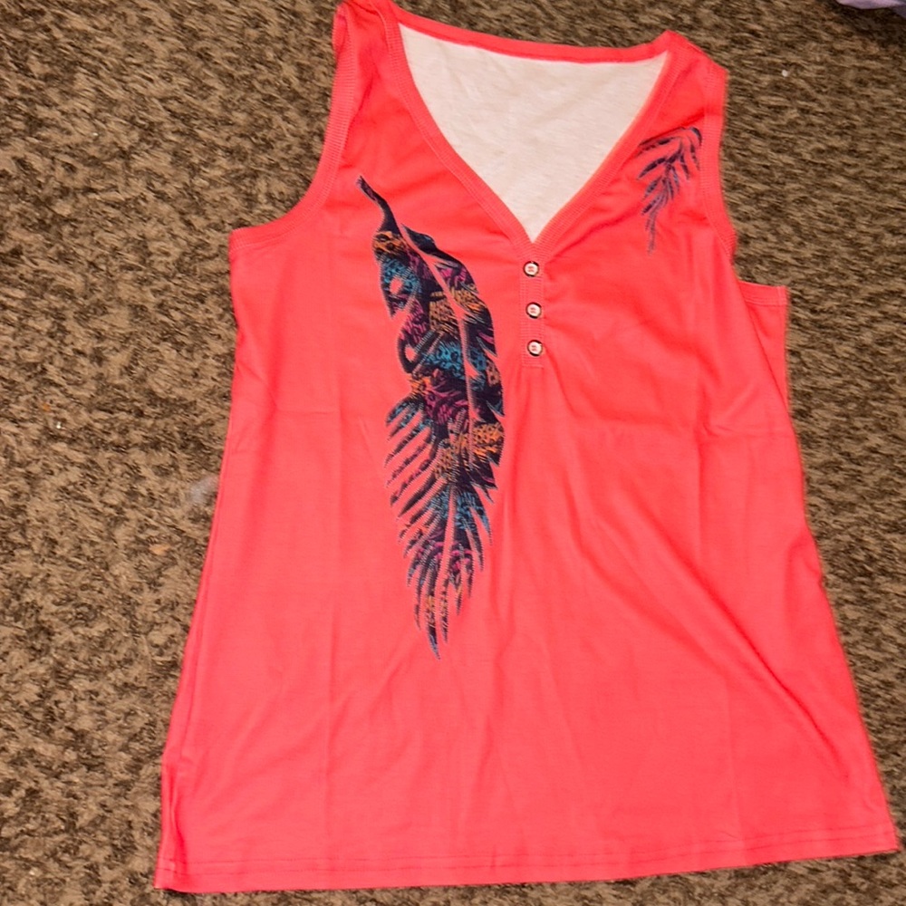 ‼️ $2 for $15‼️🔥 Feather print tank top size M